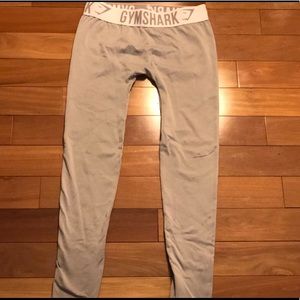 Gymshark fit leggings in taupe/sand size small 🥞
